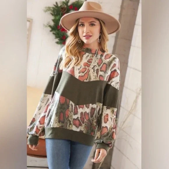 "The Kavi" Olive Snake Skin Chevron Top - Picture 1 of 3